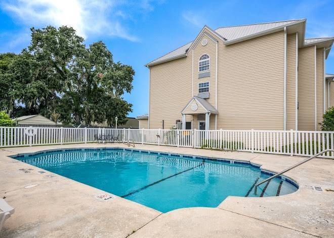 Americas Best Value Inn & Suites Brunswick Image