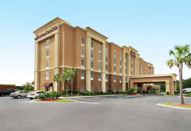 Hampton Inn & Suites Brunswick Image
