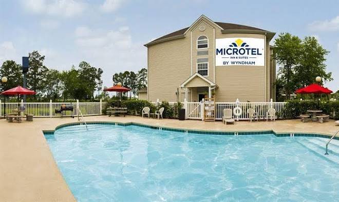 Microtel inn & suites by wyndham brunswick north