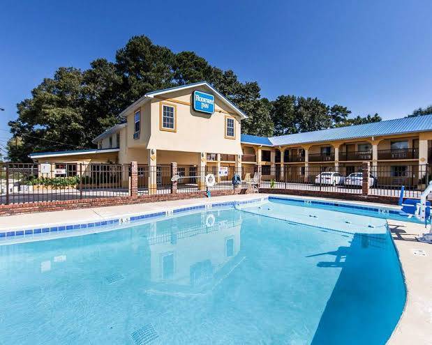 Days inn by wyndham calhoun ga