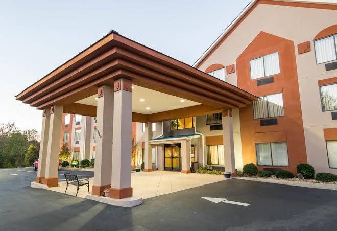 Comfort suites gwinnett medical center area