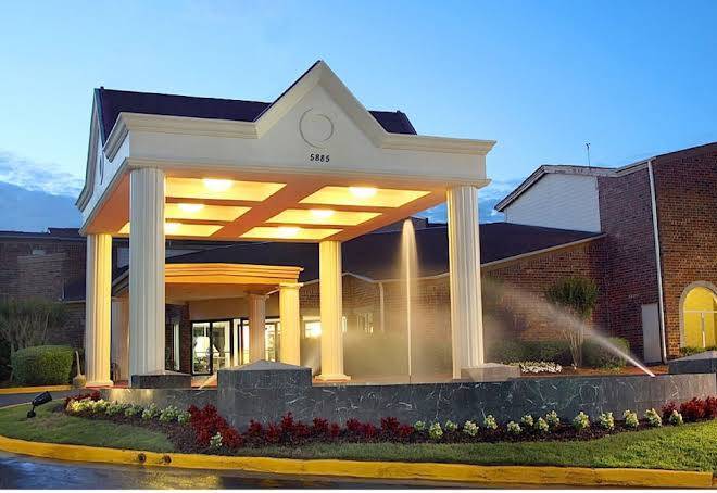 Congress hotel and suites