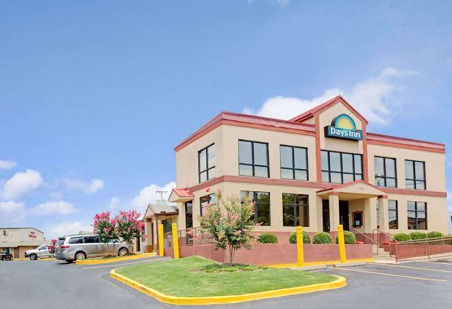 Days Inn By Wyndham Lawrenceville Image