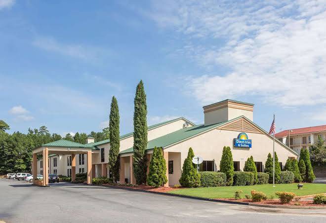 Days inn & suites by wyndham norcross