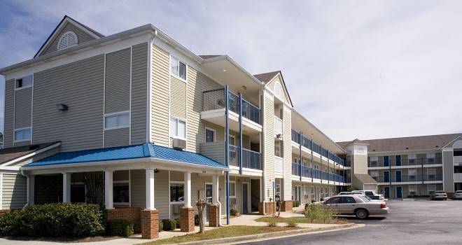 Intown Suites Extended Stay Atlanta Ga Lilburn Image