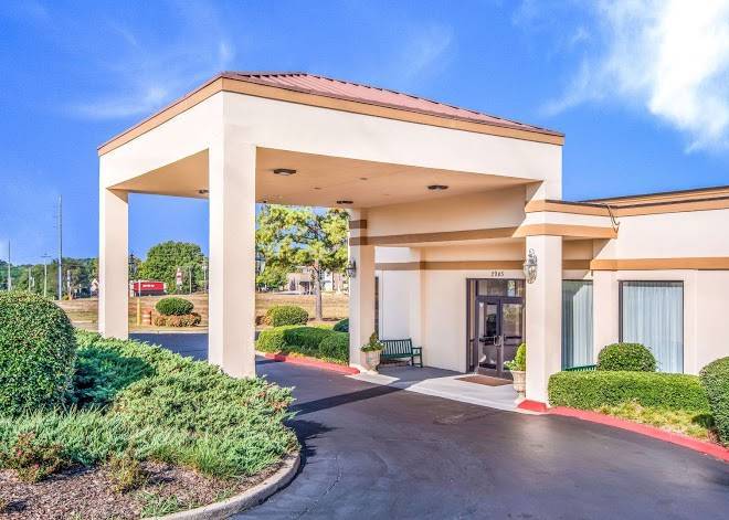 Quality Inn Suwanee I 85 Image