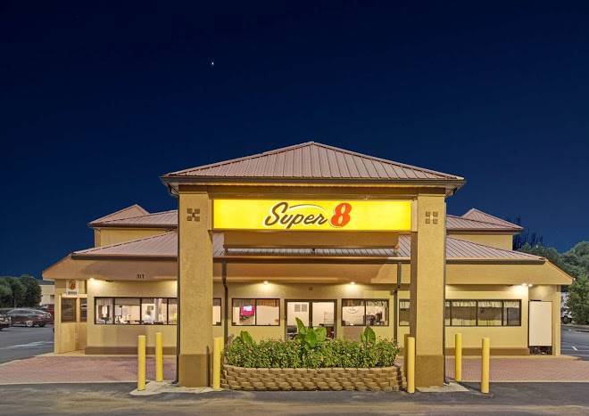 Super 8 by wyndham suwanee