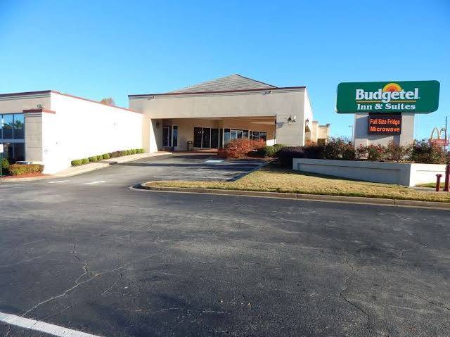 Budgetel Inn And Suites Gainesville Image
