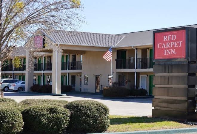 Red carpet inn dublin ga