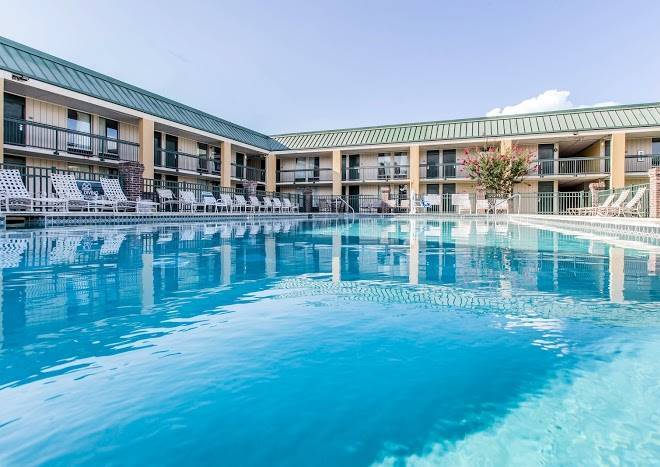 Econo lodge near fort stewart