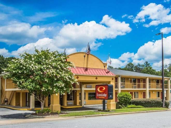 Econo lodge inn & suites at fort benning