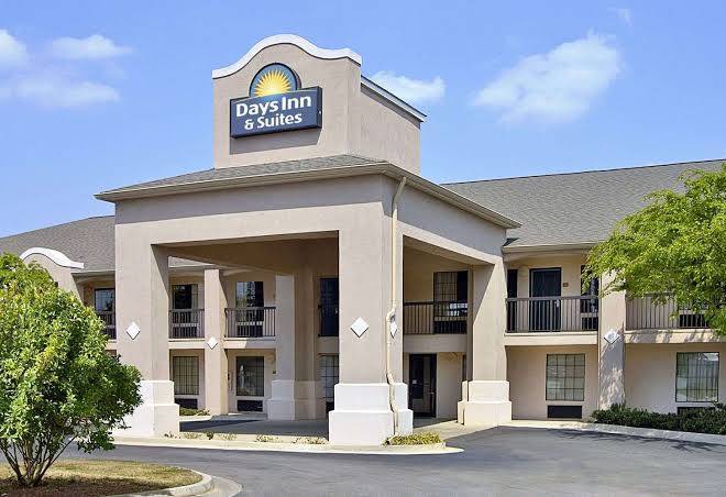 Days inn & suites by wyndham fort valley