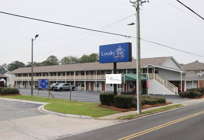 Loyalty Inn Image