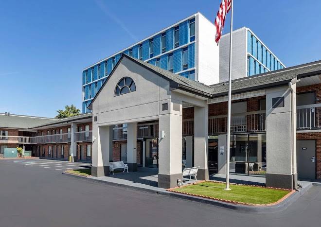 Econo lodge downtown