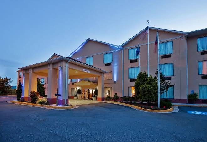 Holiday inn express & suites hiawassee
