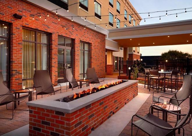 Courtyard by marriott lagrange