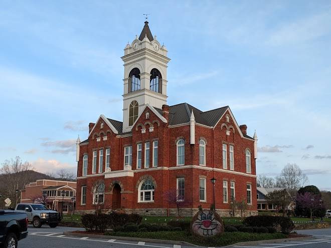 Seasons Inn Motel & Plaza Image