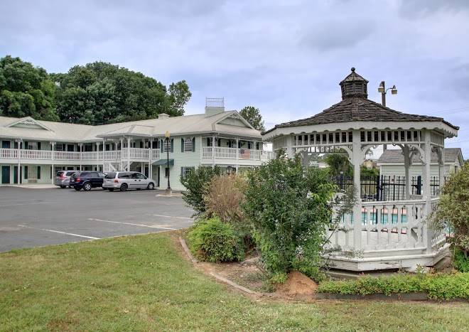 Key West Inn Lafayette Image