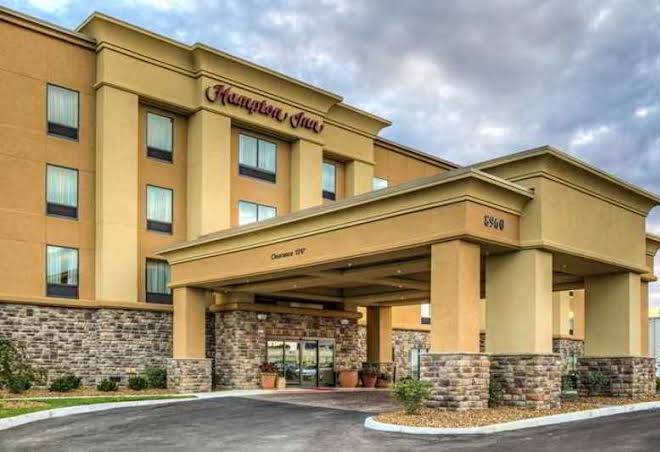 Hampton Inn Waycross Image