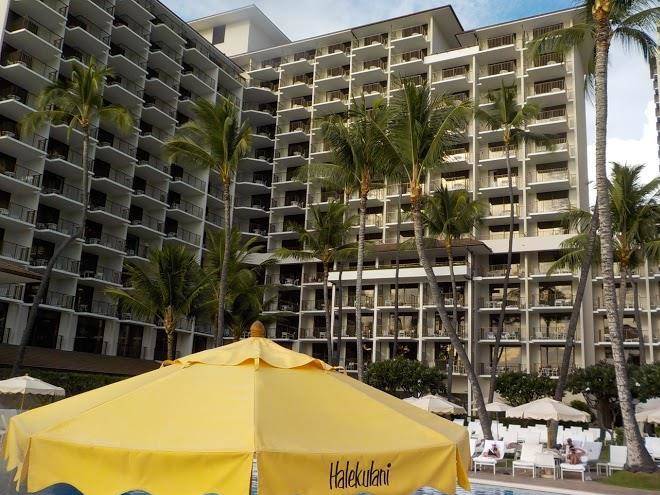 Halekulani beach & pool