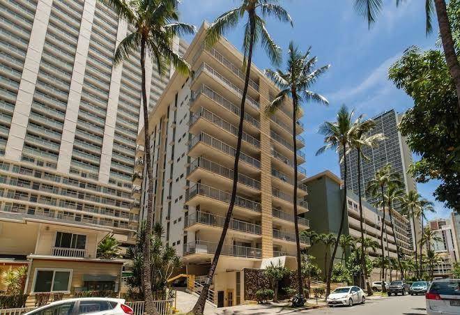 Large 2br 2ba steps to waikiki beach by domio