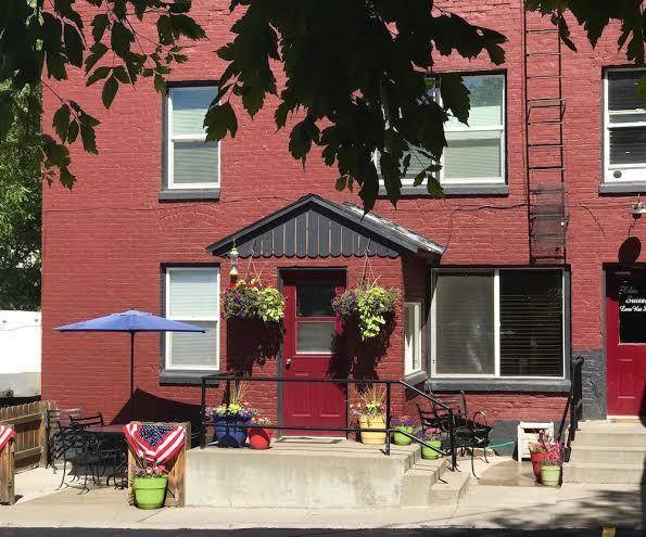 The suites of lava hot springs