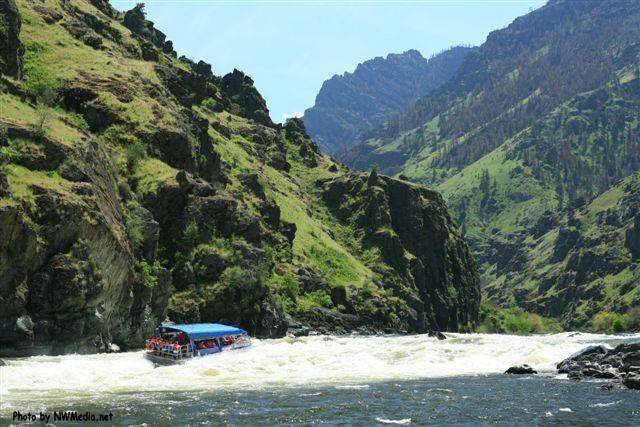Hells canyon jet boat trips & lodging