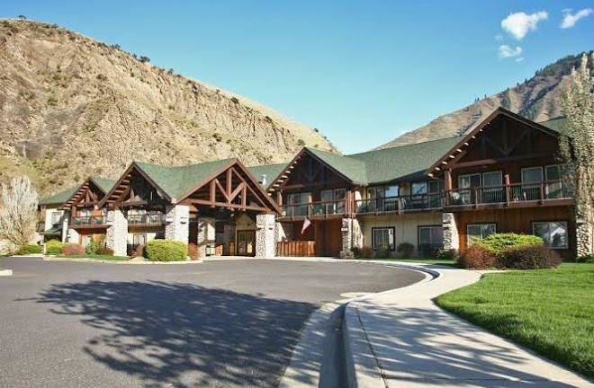 Salmon rapids lodge