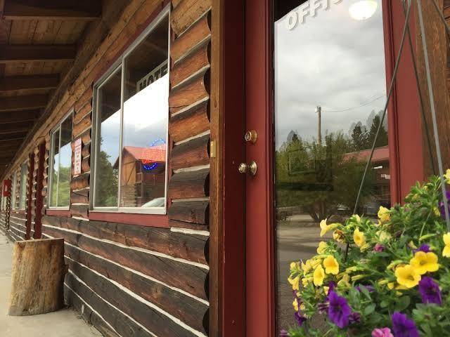 Rustic inn mccall