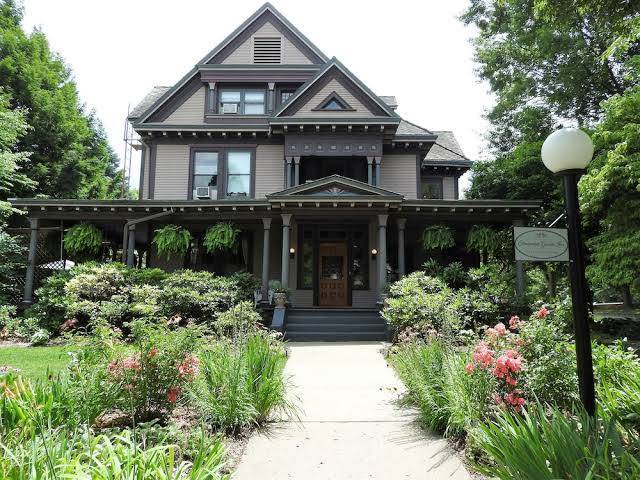 Champaign garden inn