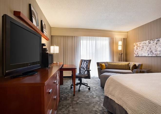 Courtyard by marriott champaign