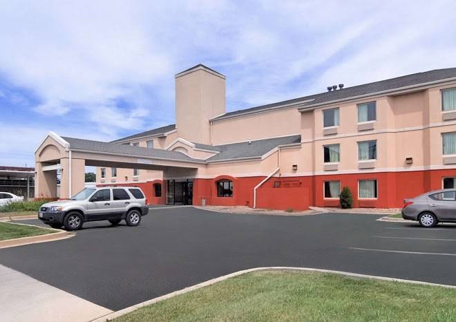 Econo lodge champaign urbana university area