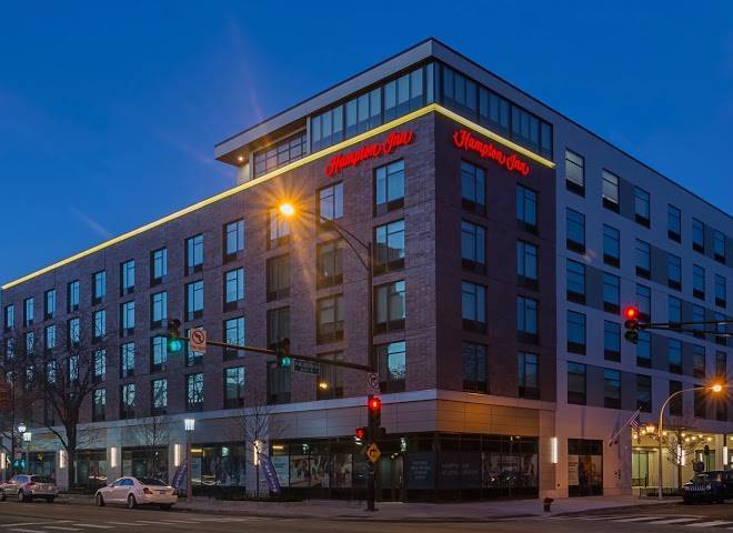 Hampton inn chicago north loyola station