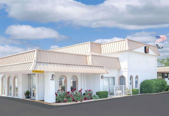Super 8 by wyndham morton grove chicago