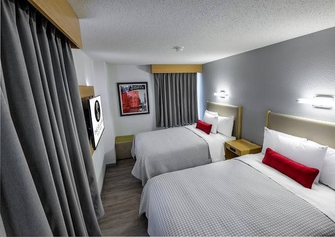 The st clair hotel magnificent mile