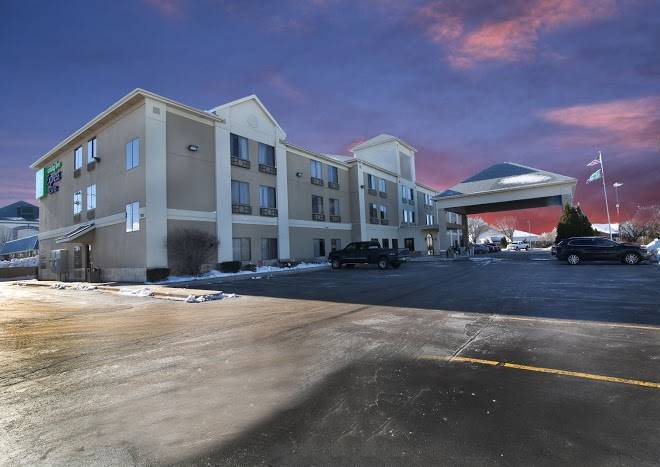 Holiday inn express & suites sycamore