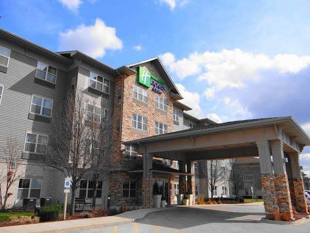 Holiday inn express & suites chicago west roselle