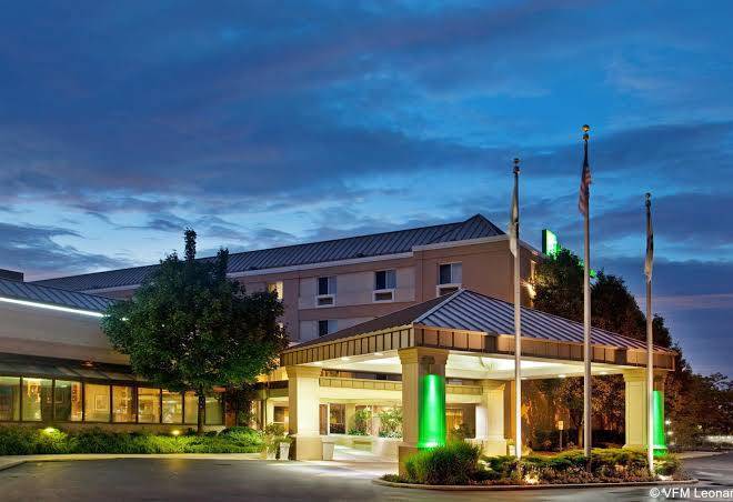 Holiday inn & suites chicago carol stream