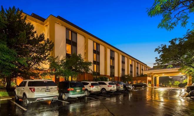 Surestay plus hotel by best western chicago lombard
