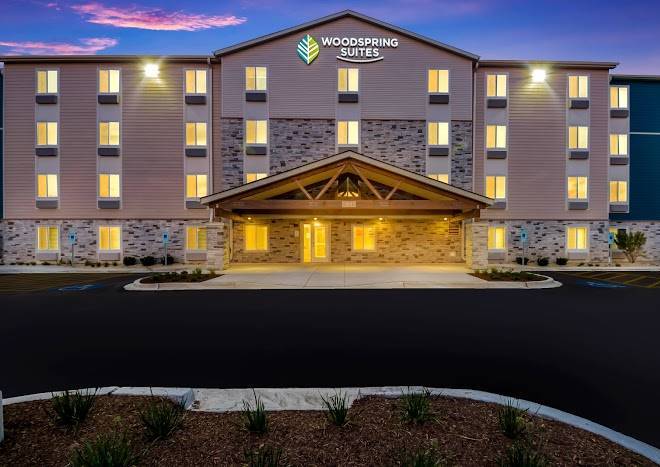 Woodspring suites chicago addison