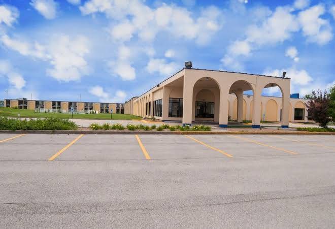 North aurora hotel