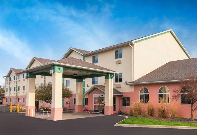 Baymont by wyndham galesburg