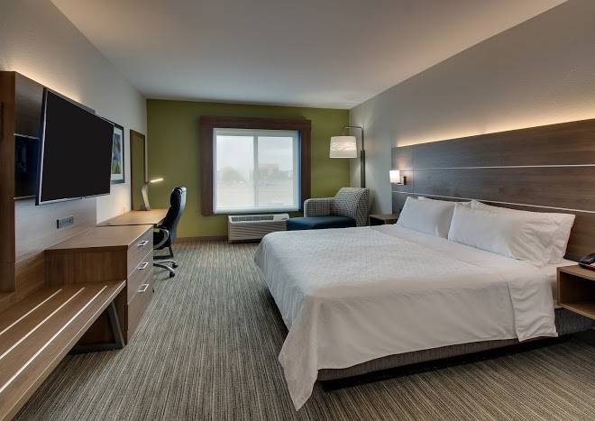 Holiday inn express & suites chicago north waukegan gurnee