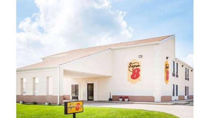 Super 8 by wyndham lincoln