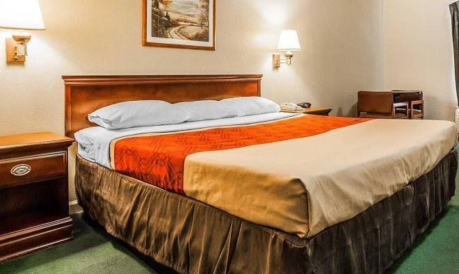 Econo lodge inn & suites granite city