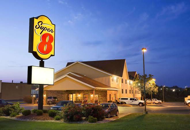 Super 8 by wyndham alton