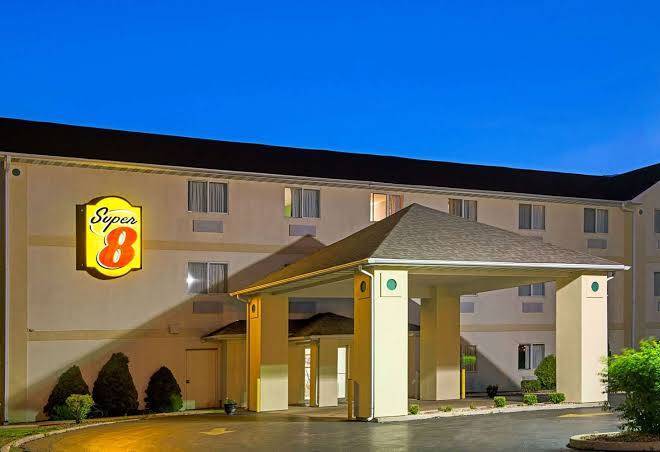 Super 8 by wyndham pontoon beach il st louis mo area