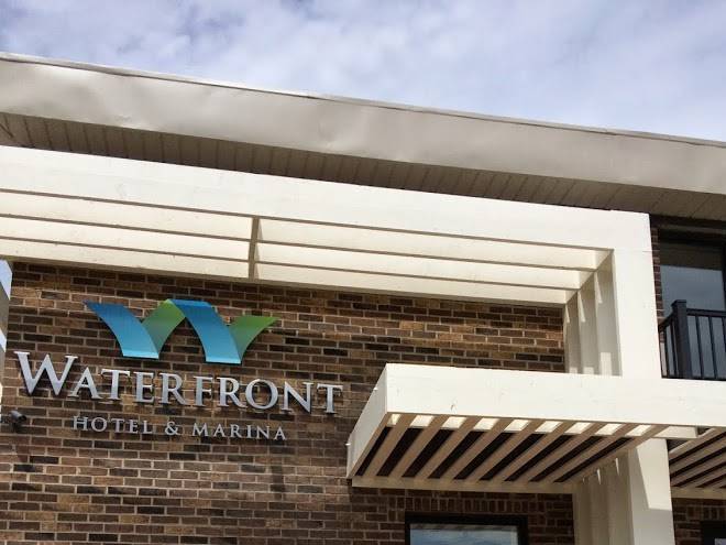 Waterfront hotel & marina
