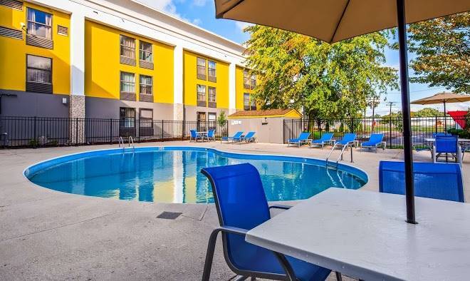 Best western plus bloomington east hotel