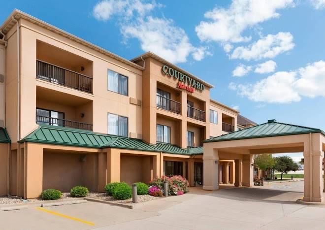 Courtyard by marriott bloomington normal